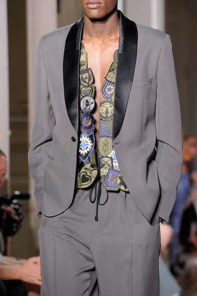 Look 23